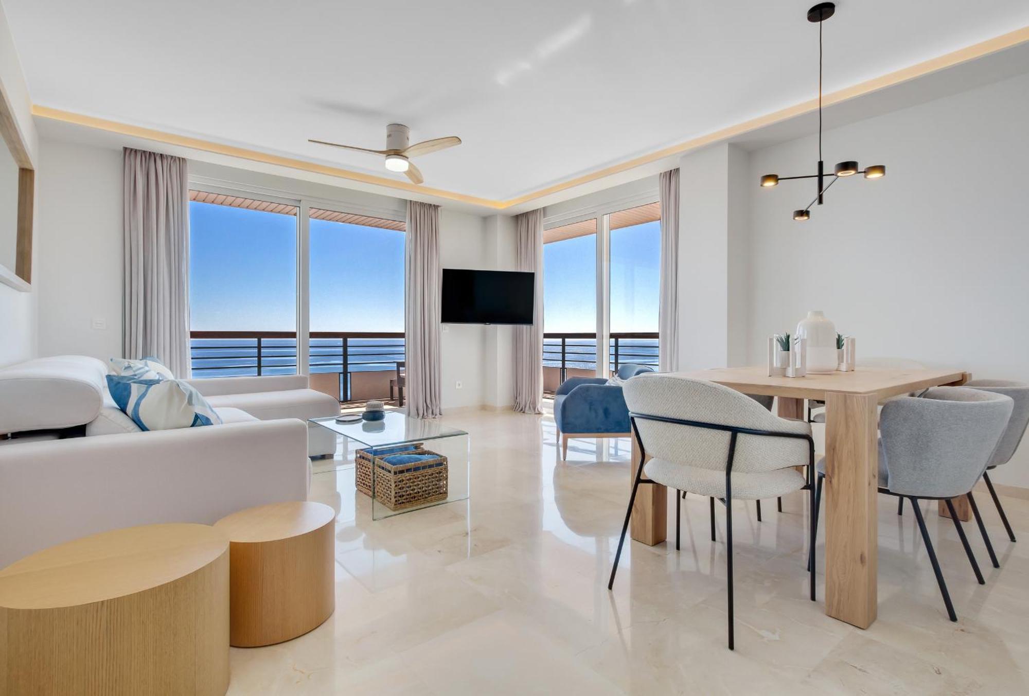 Santa Clara Modern & Exclusive Seafront Apartment Torremolinos Exteriör bild