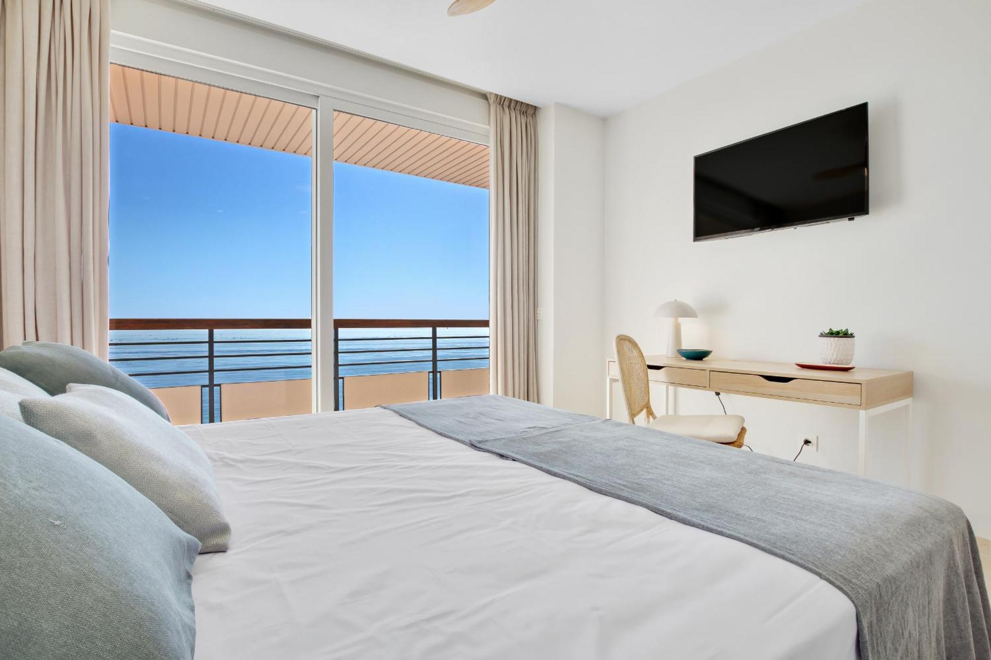 Santa Clara Modern & Exclusive Seafront Apartment Torremolinos Exteriör bild
