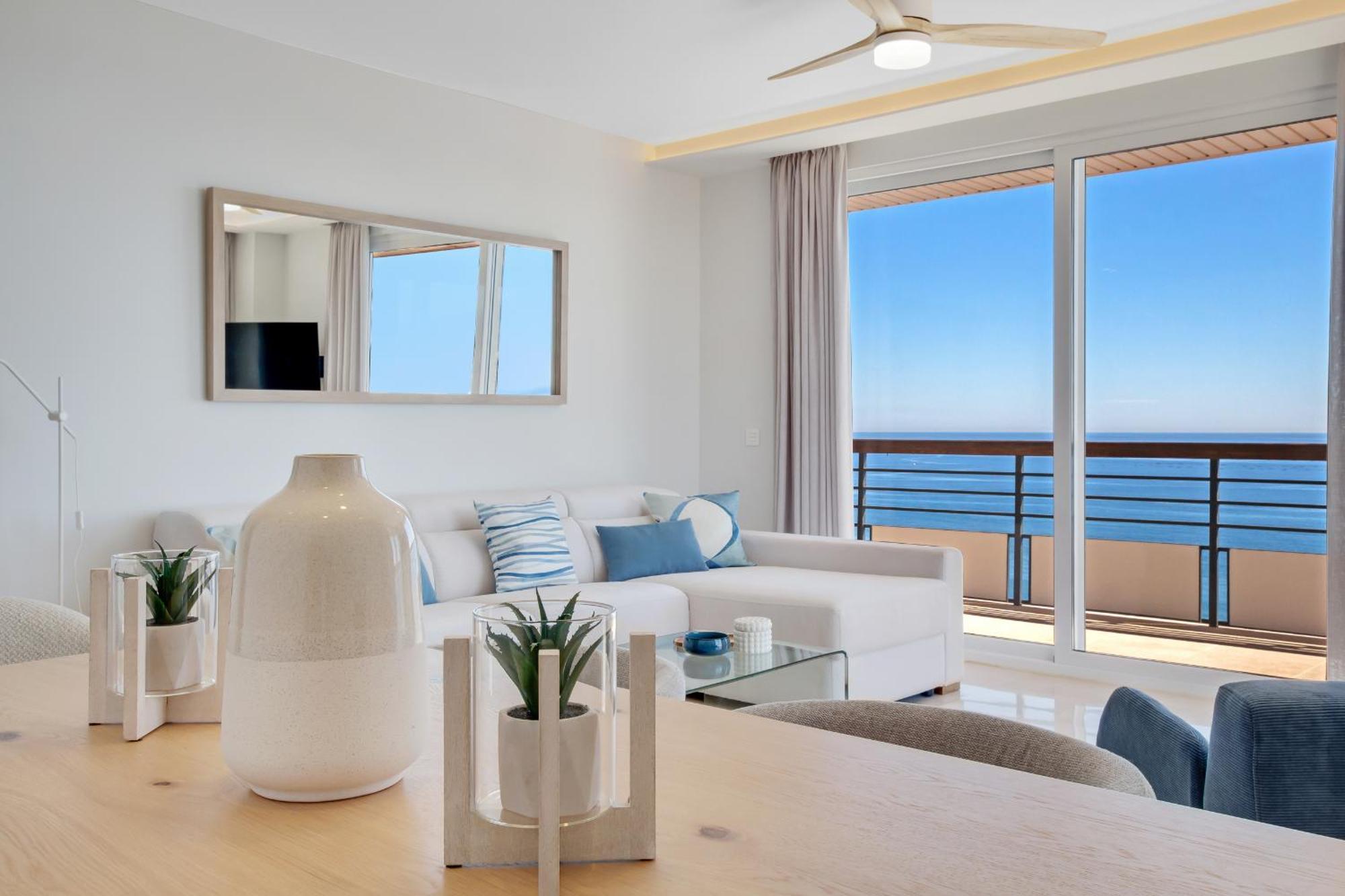 Santa Clara Modern & Exclusive Seafront Apartment Torremolinos Exteriör bild