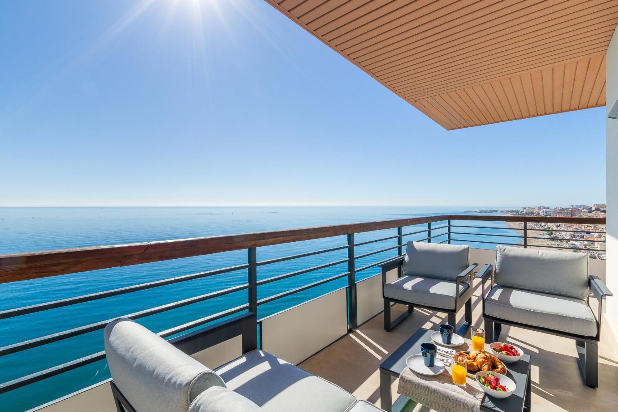 Santa Clara Modern & Exclusive Seafront Apartment Torremolinos Exteriör bild