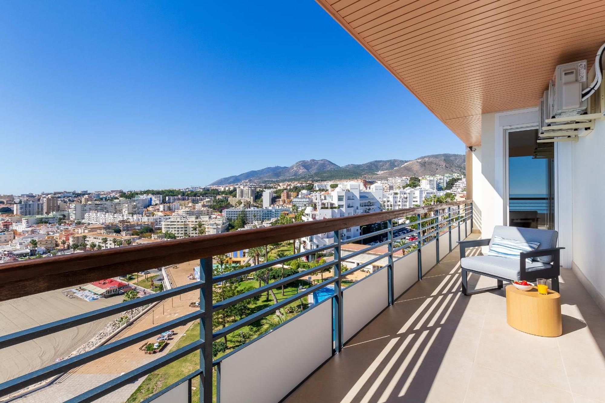 Santa Clara Modern & Exclusive Seafront Apartment Torremolinos Exteriör bild