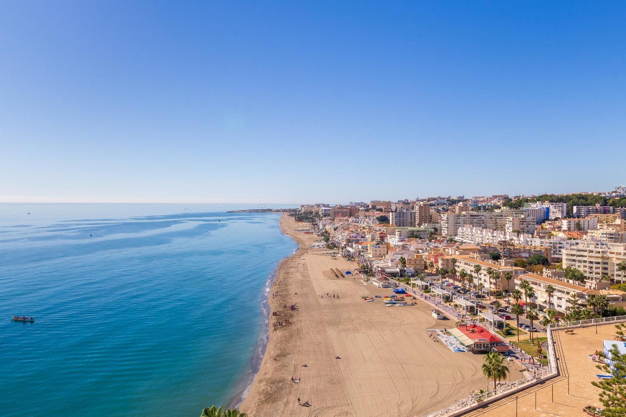 Santa Clara Modern & Exclusive Seafront Apartment Torremolinos Exteriör bild