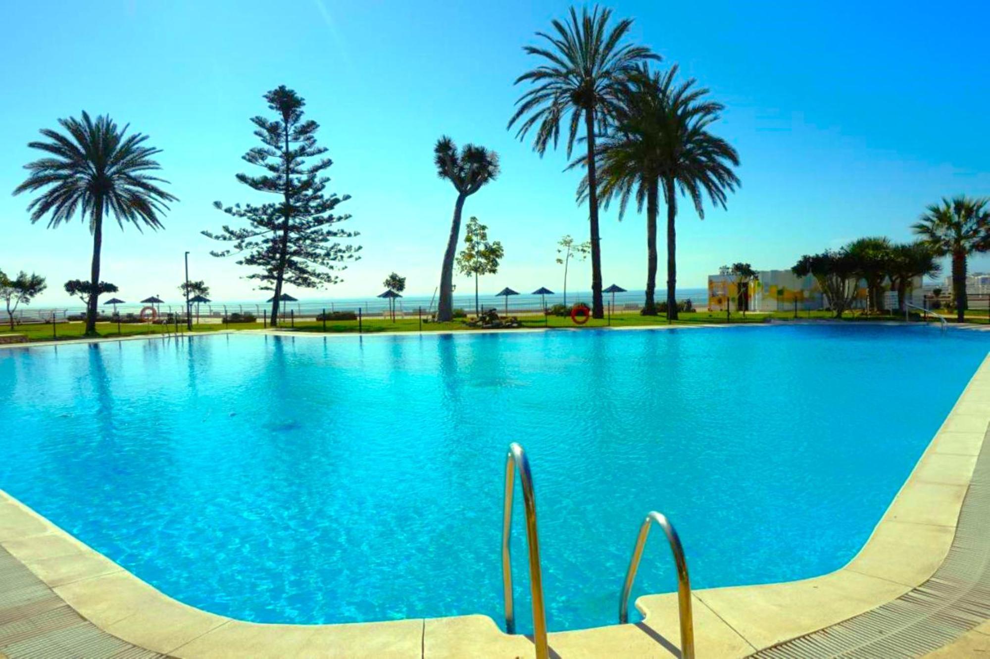 Santa Clara Modern & Exclusive Seafront Apartment Torremolinos Exteriör bild