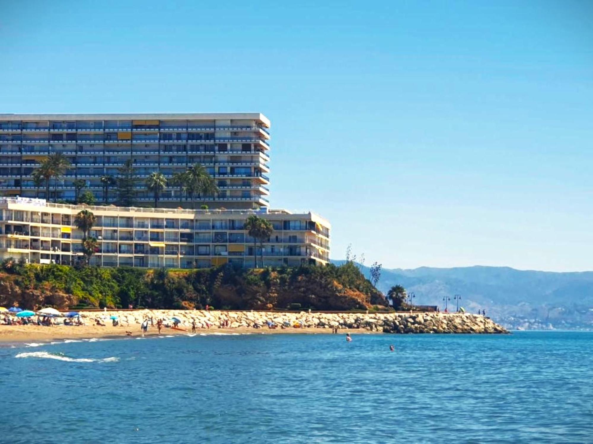Santa Clara Modern & Exclusive Seafront Apartment Torremolinos Exteriör bild