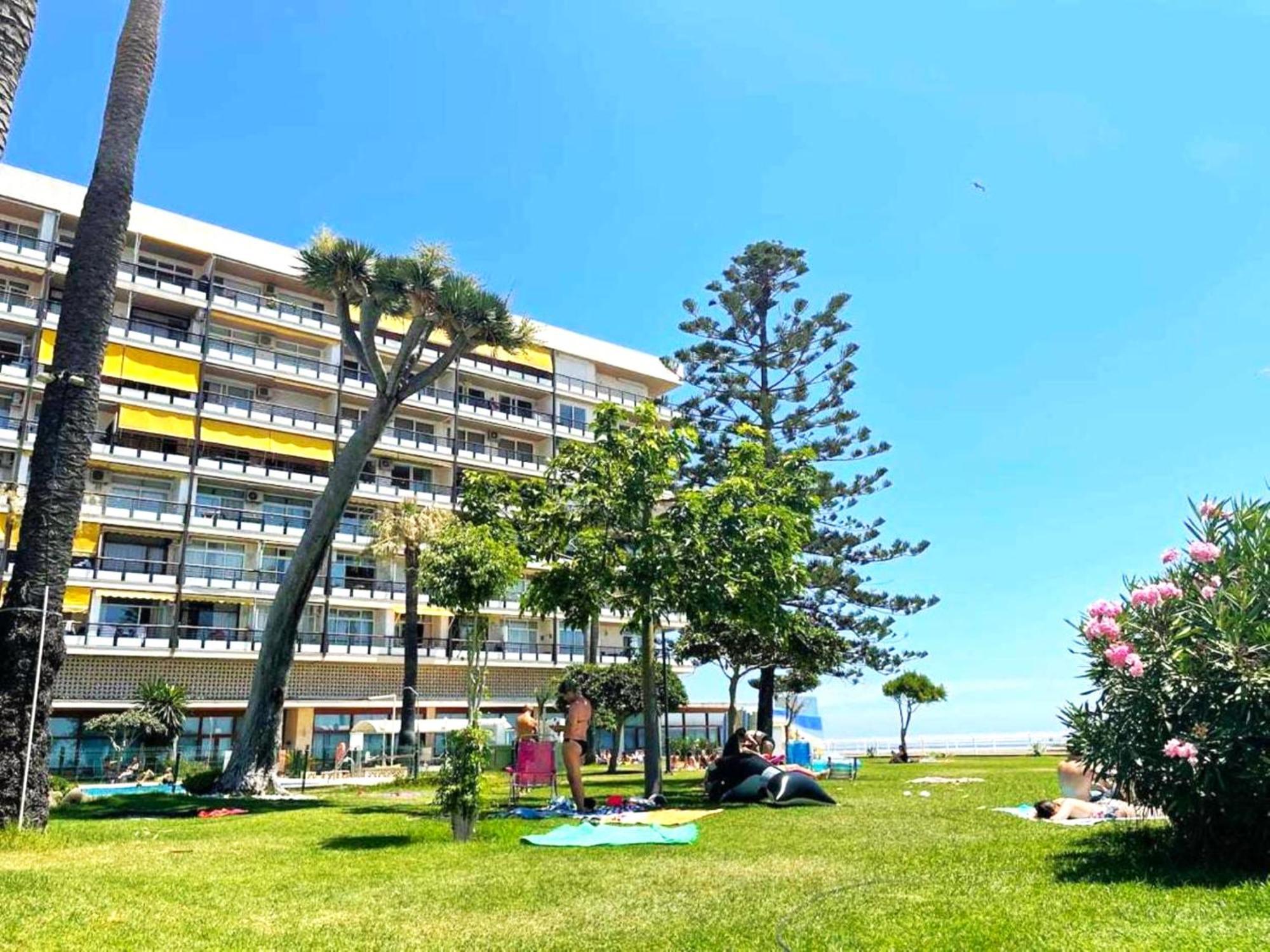 Santa Clara Modern & Exclusive Seafront Apartment Torremolinos Exteriör bild