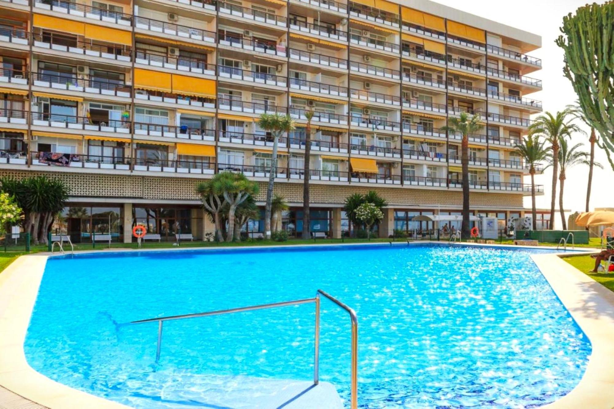 Santa Clara Modern & Exclusive Seafront Apartment Torremolinos Exteriör bild