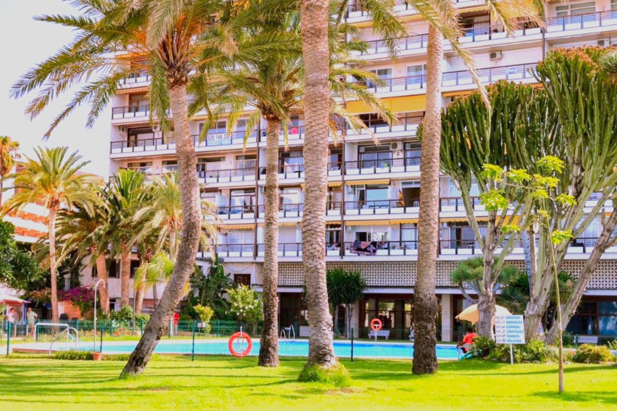 Santa Clara Modern & Exclusive Seafront Apartment Torremolinos Exteriör bild