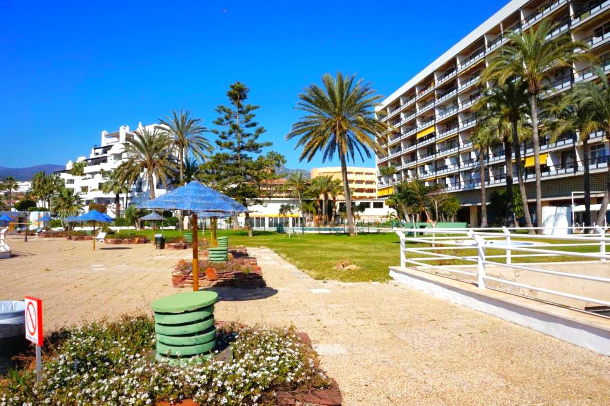 Santa Clara Modern & Exclusive Seafront Apartment Torremolinos Exteriör bild